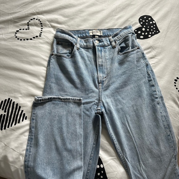 Abercrombie Curve Love Jeans - Picture 4 of 4